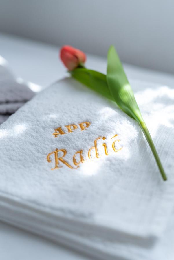 Apartment Radic-Perfect Location For Summer Activities Trogir Buitenkant foto